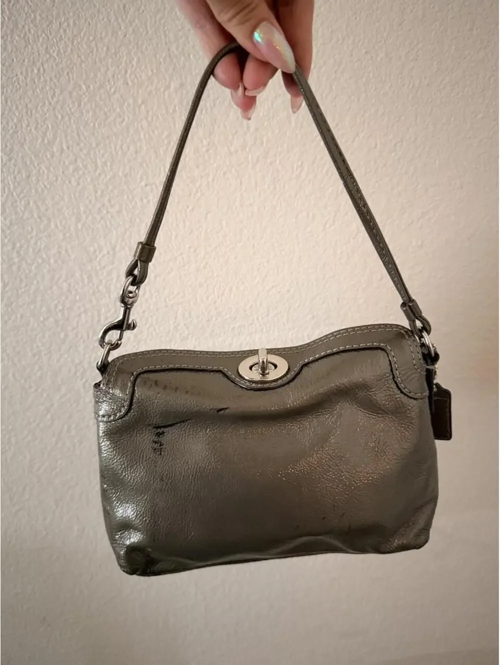 Vintage Gray Patent Leather Turnlock Wristlet